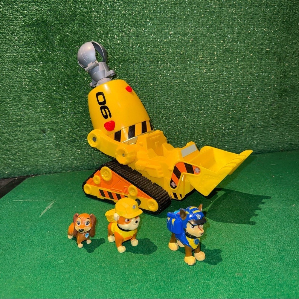 Spin Master PAW Patrol: The Movie Rubble's Deluxe Bulldozer‎ with figure